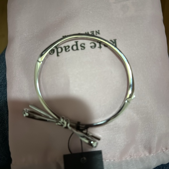 Kate Spade elegant Silver Bow Bracelet - Picture 11 of 11